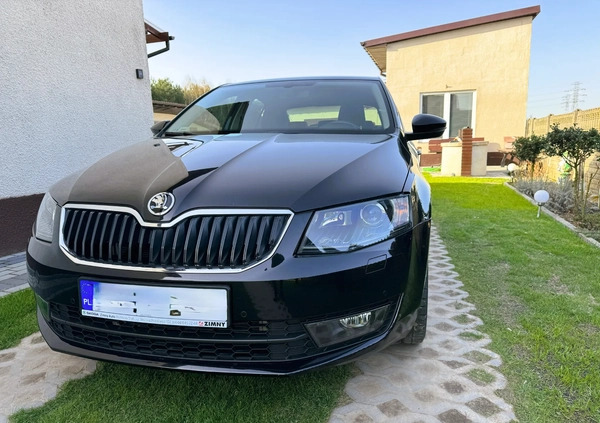 Skoda Octavia cena 57900 przebieg: 119300, rok produkcji 2016 z Radzyń Chełmiński małe 106